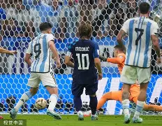 包含巴萨签下阿根廷新星，替代梅西位置的词条