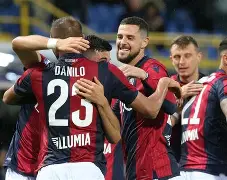 包含佛罗伦萨锋线反击威力强大，伺机偷袭取胜的词条