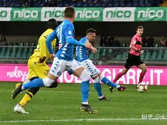 包含亚眠客场战平斯特拉斯堡，结束连败的词条